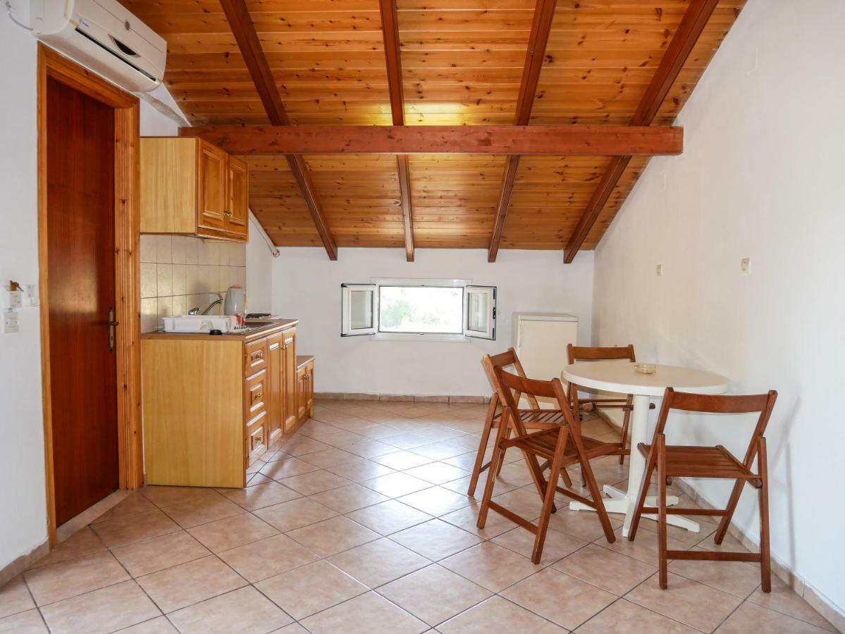 Hotel Olga Agios Stefanos Avliotes  Buitenkant foto